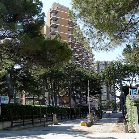 Nuovo Fronte Spiaggia, Terrazza Sul Mare E Piscina Lignano Sabbiadoro Exterior photo