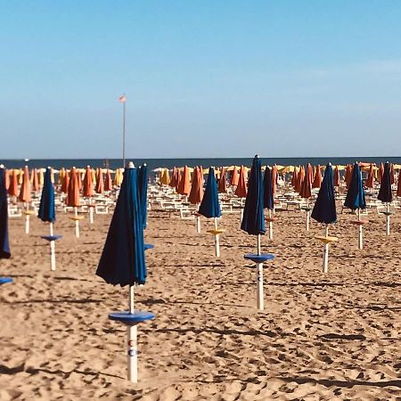 Nuovo Fronte Spiaggia, Terrazza Sul Mare E Piscina Lignano Sabbiadoro Exterior photo