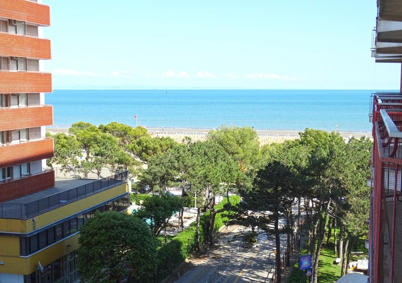 Nuovo Fronte Spiaggia, Terrazza Sul Mare E Piscina Lignano Sabbiadoro Exterior photo