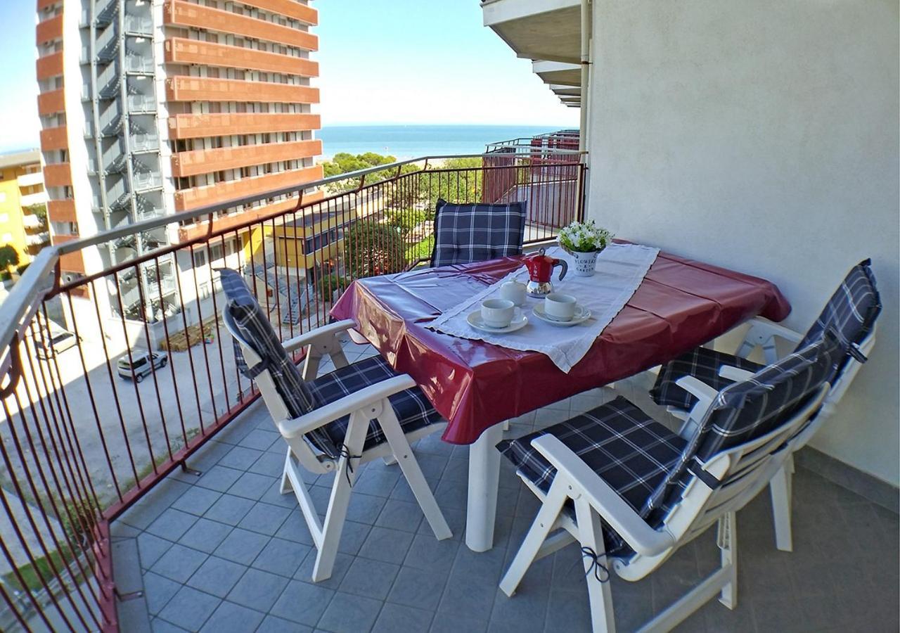 Nuovo Fronte Spiaggia, Terrazza Sul Mare E Piscina Lignano Sabbiadoro Exterior photo